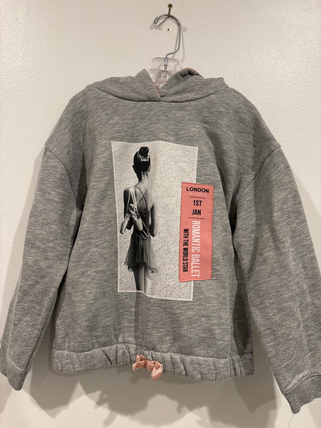 BALLERINA SWEATSHIRT