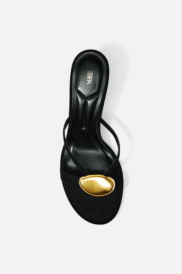 KITTEN HEEL SANDALS WITH METAL APPLIQUÉ - Black by Zara