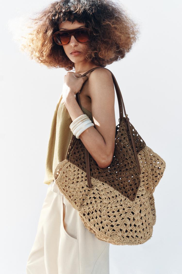 Polosn�m�n� b�ov� propl�tan� shopper kabelky se dv�ma hn�d�mi uchy.