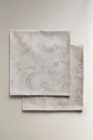 PACK OF PAISLEY PRINT NAPKINS (PACK OF 2) - بيج الخاص بـ Zara