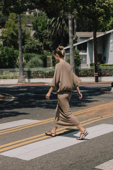 CUT-OUT KNIT T-SHIRT - Brown / Ecru by Zara