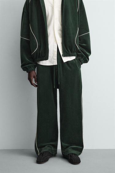 بنطلون مخملي ببييهات - أخضر الخاص بـ Zara