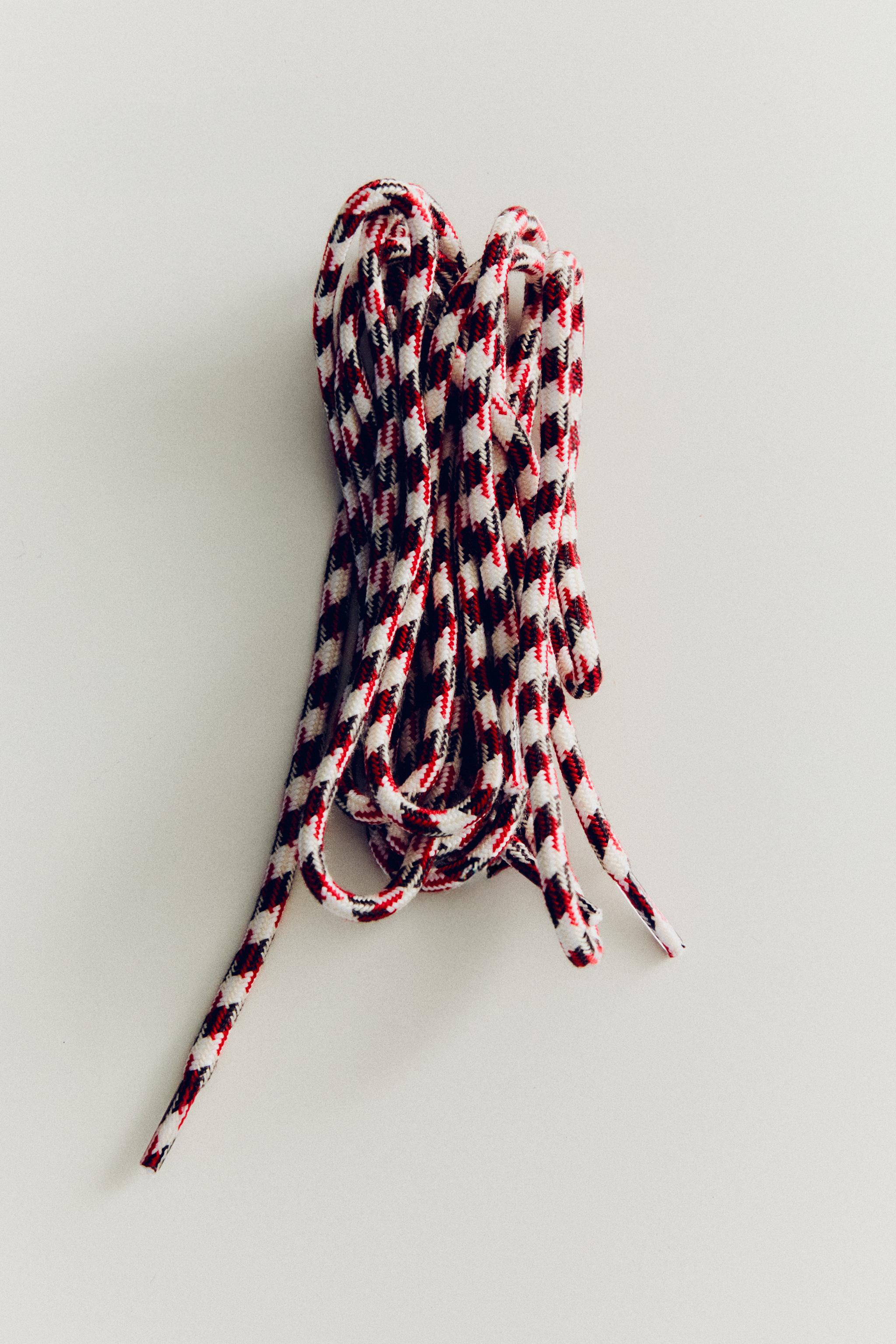 BRAIDED LACES