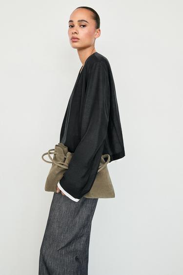 Zara Contrast double jacket for a complete look - Black