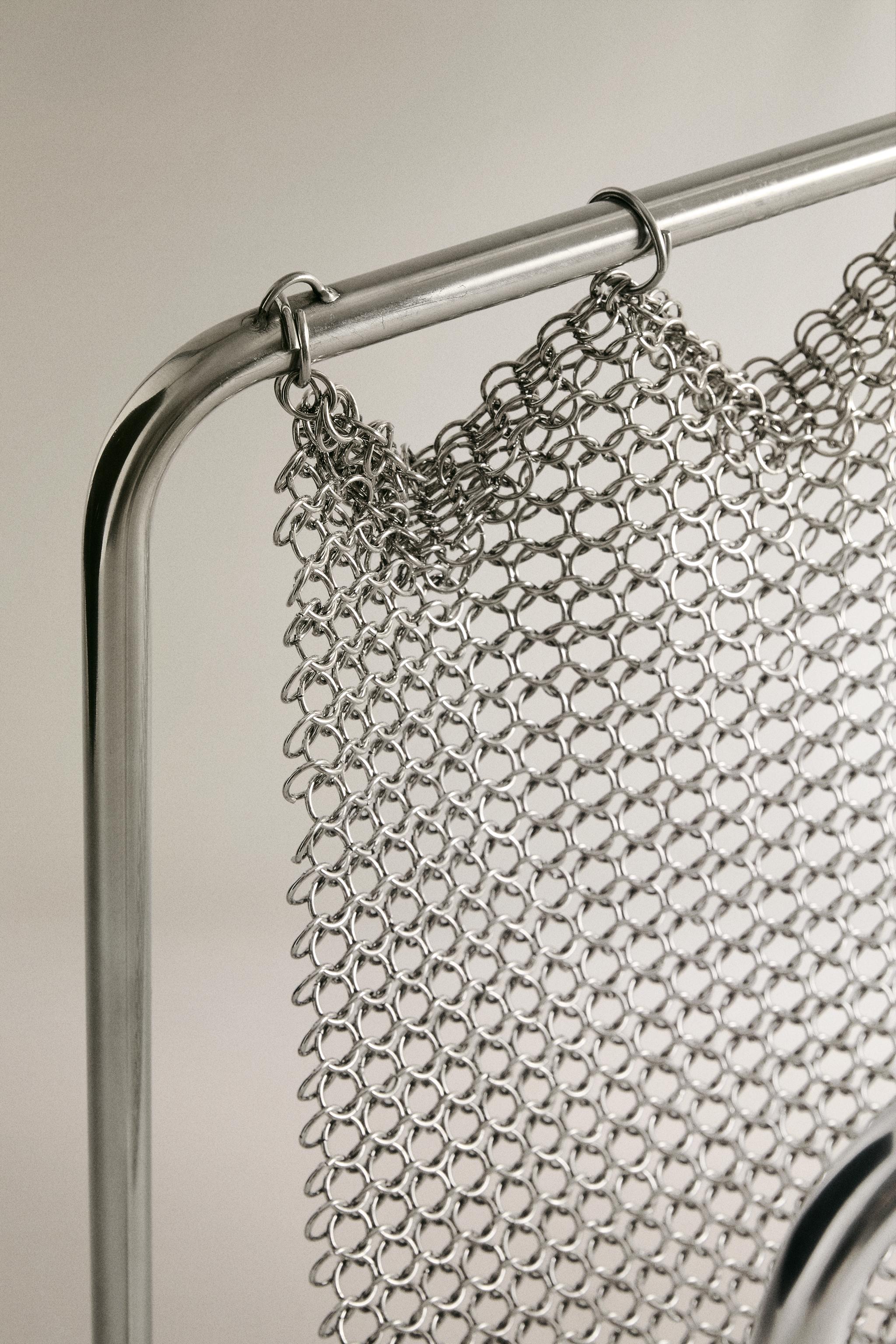 MESH METAL MAGAZINE RACK