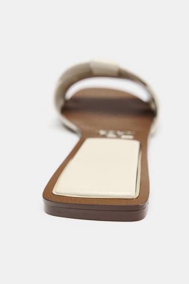 SANDALES PLATES EN CUIR CROISÉES - Blanc de Zara - Image 5