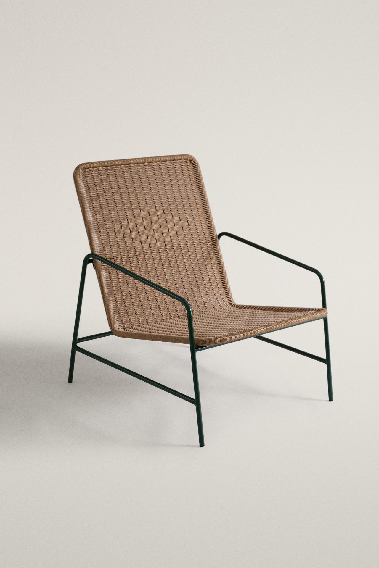 OUTDOOR BRAIDED CHAIR WITH GEOMETRIC DETAIL — Brown / Green