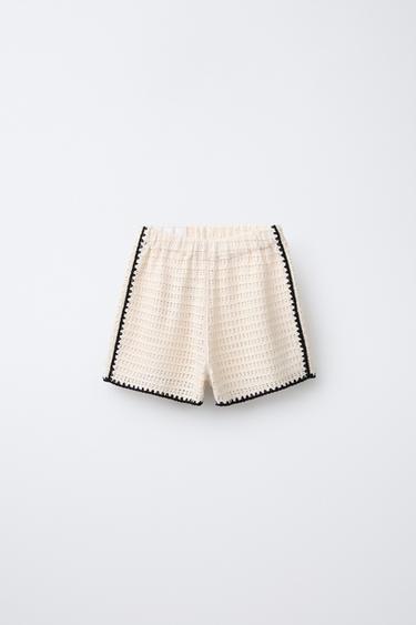 CROCHET KNIT BERMUDA SHORTS WITH TOPSTITCHING - Ecru by Zara