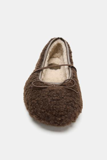 Zara FAUX SHEARLING BALLET FLATS - Brown