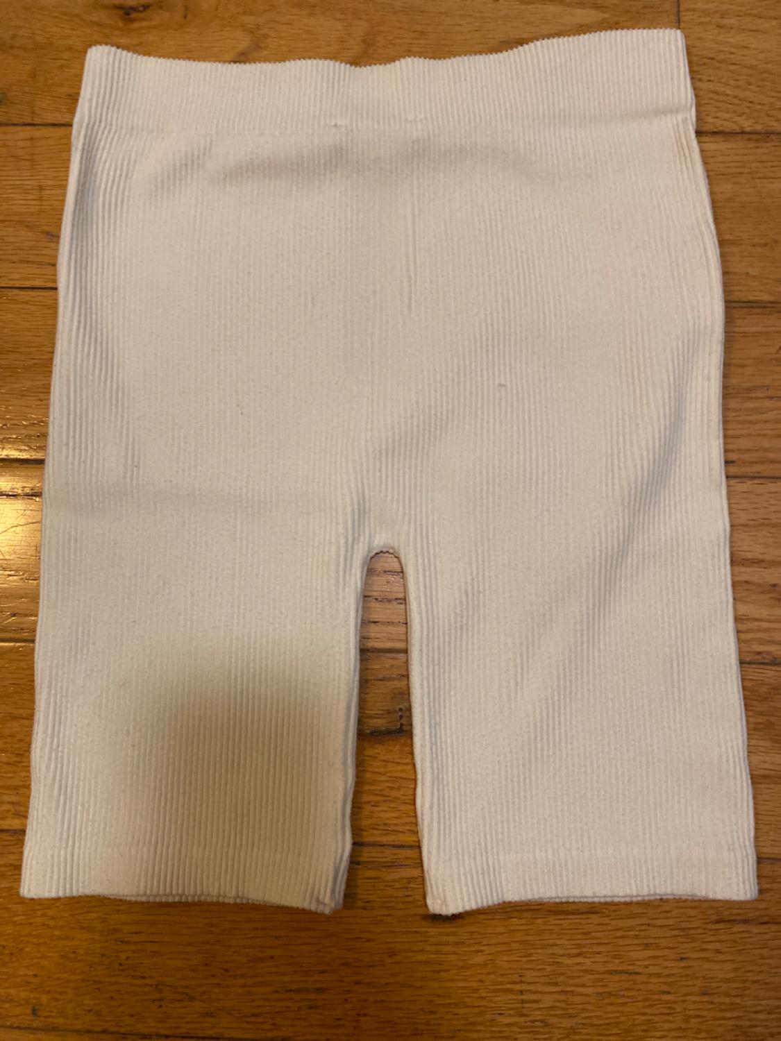 SEAMLESS BIKE SHORTS - Image 2