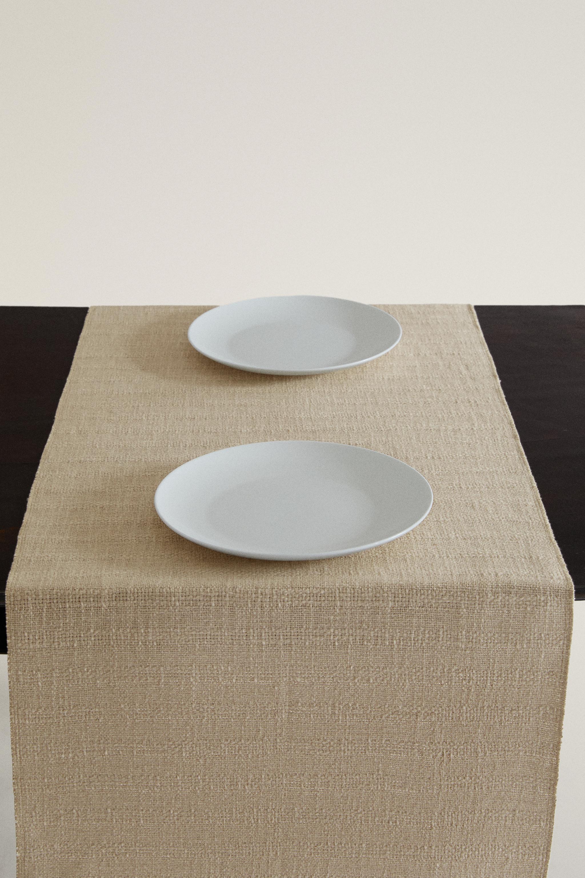 TEXTURED LINEN TABLE RUNNER
