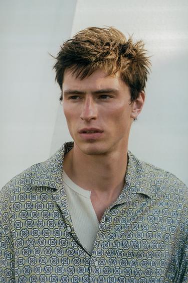 CAMISA RELAXED FIT AMB ESTAMPAT GEOMÈTRIC - Verd clar de Zara