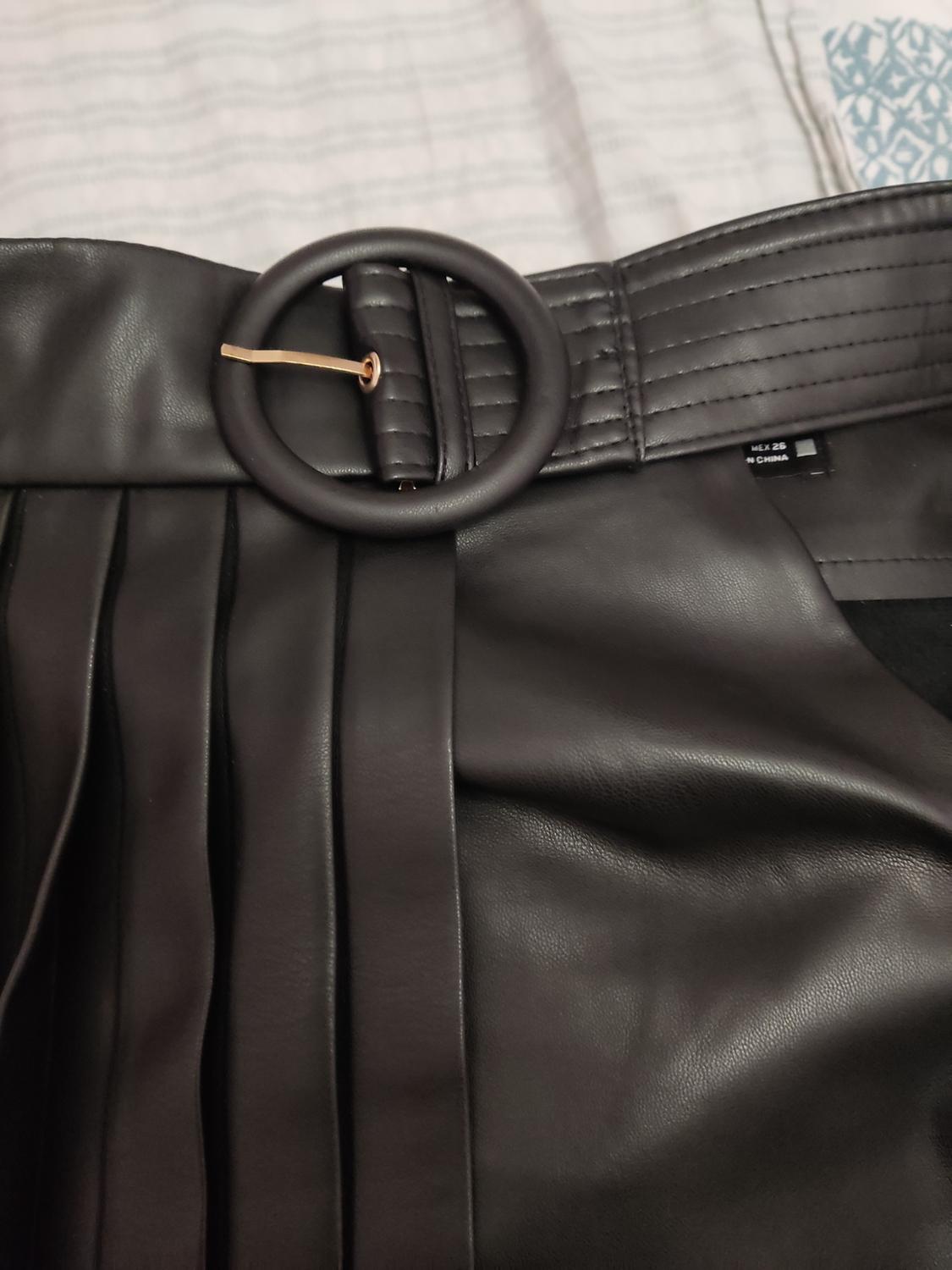 PLEATED FAUX LEATHER SKIRT - Image 3