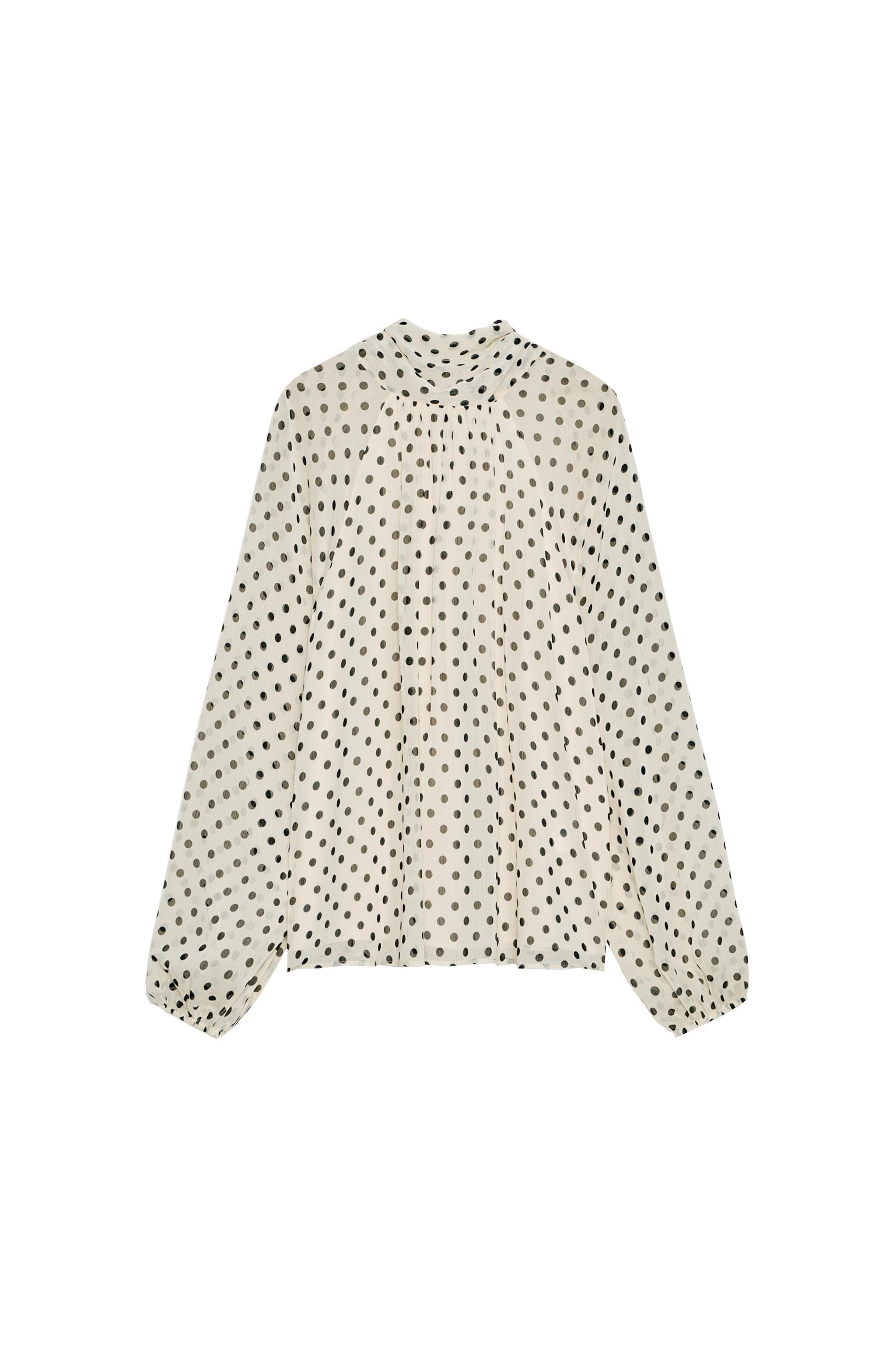 PUANTİYELİ FİYONKLU BLUZ