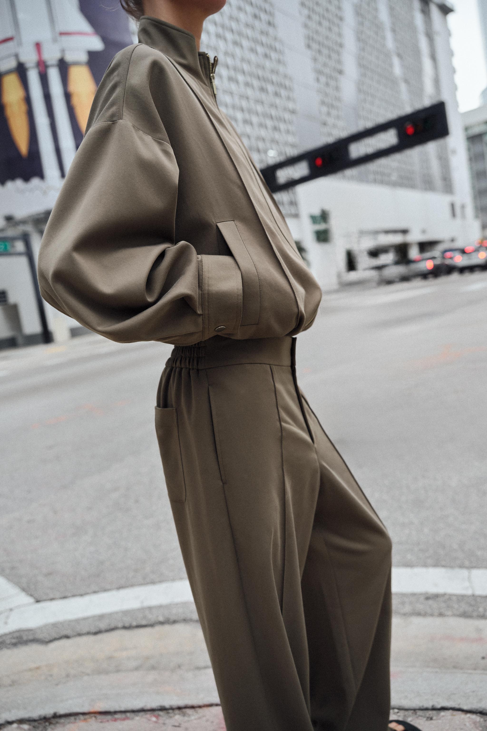 ストレートフィットパンツ、シームディテール入り - カーキ | ZARA
