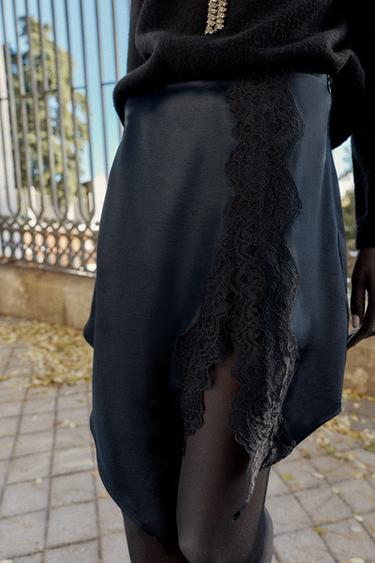 FALDA MINI SATINADA COMBINADA ENCAJE - Marino de Zara