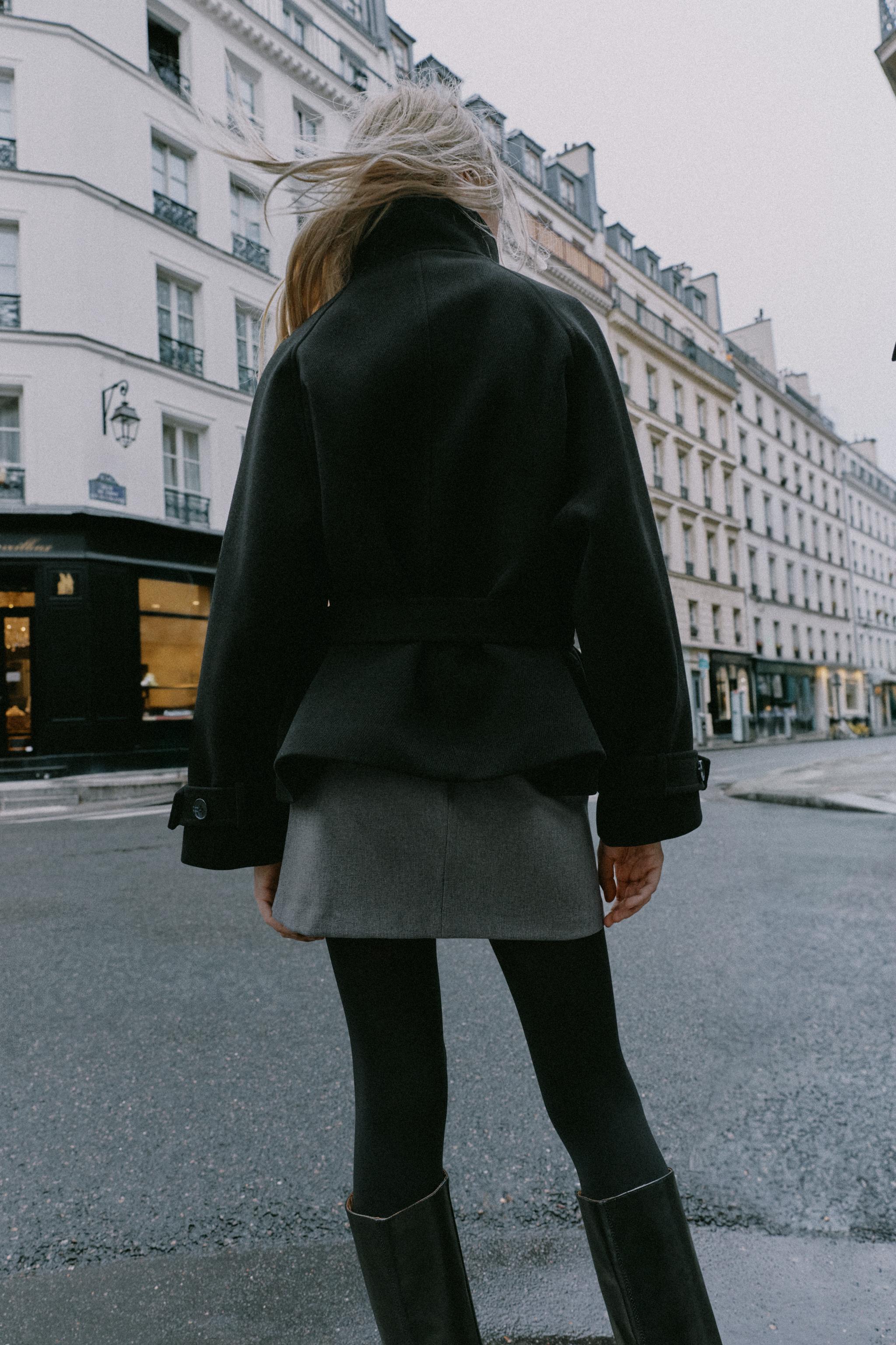 HIGH NECK COAT WITH BELT