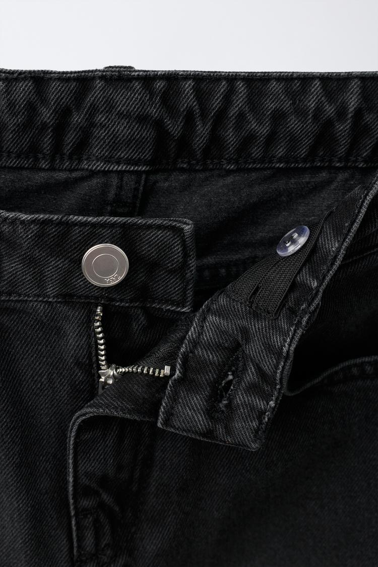 JEANS TIPO BARRIL CON PARCHE DE ESTRELLA 4