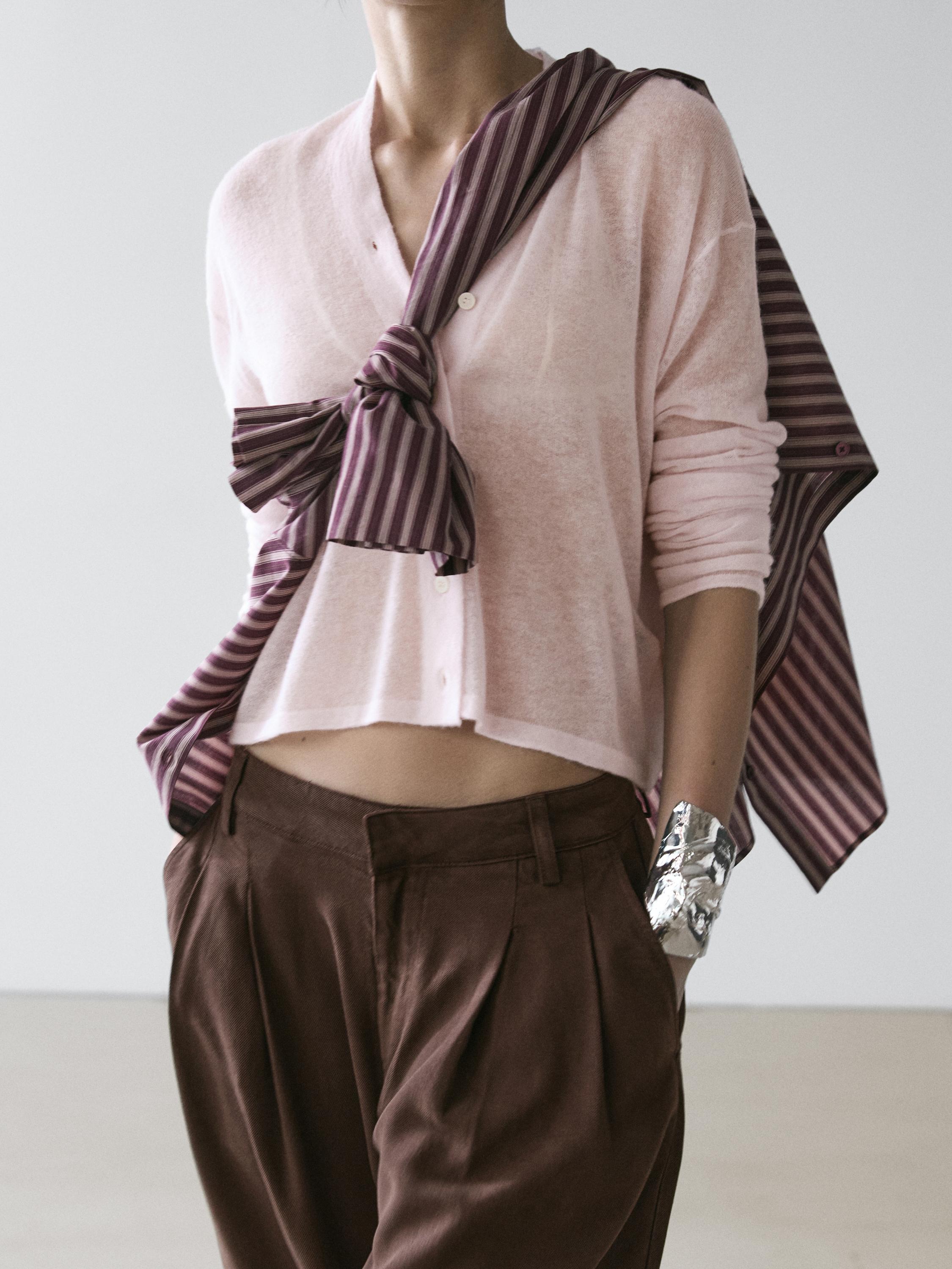 Pleated wide-leg pants