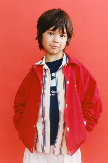 LIGHTWEIGHT WATER-REPELLENT RAINCOAT WITH EMBROIDERED TEXT - Red by Zara