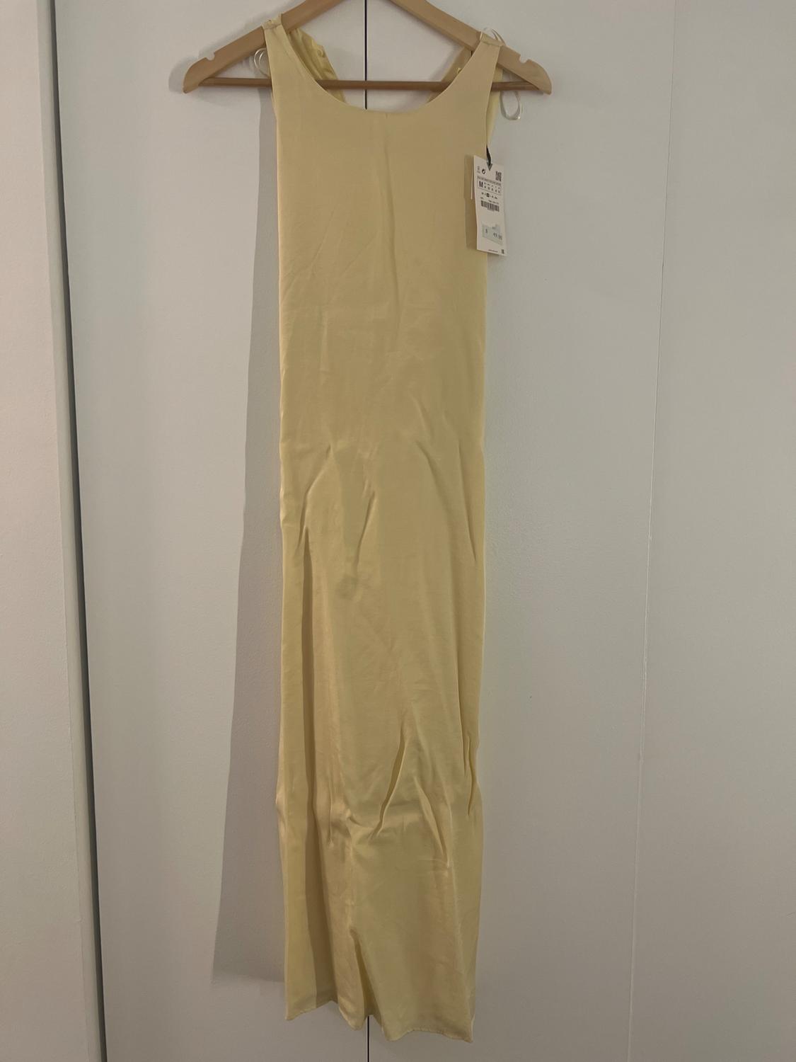 VESTIDO NUDO
