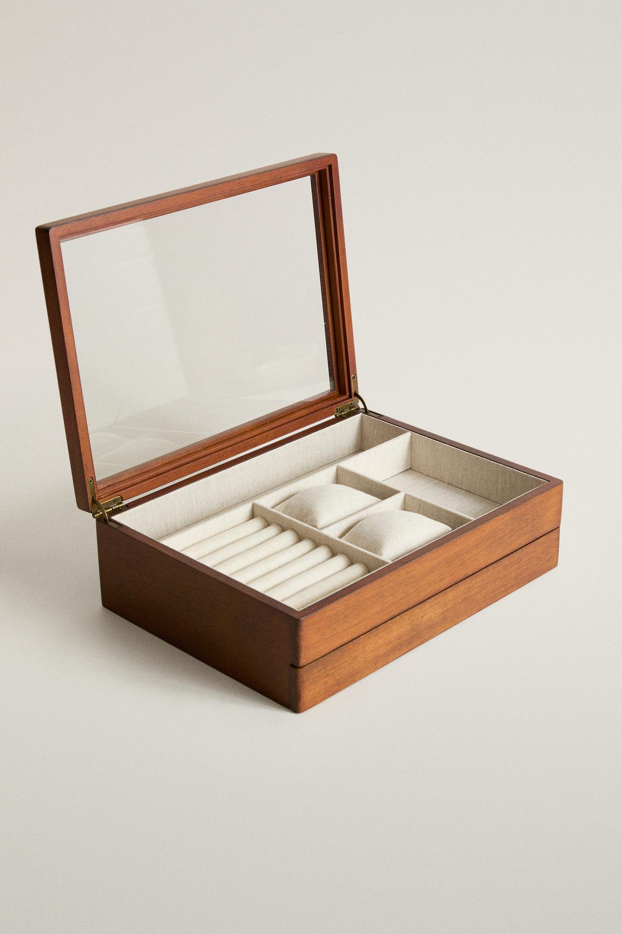 MEDIUM WOODEN JEWELRY BOX — Brown