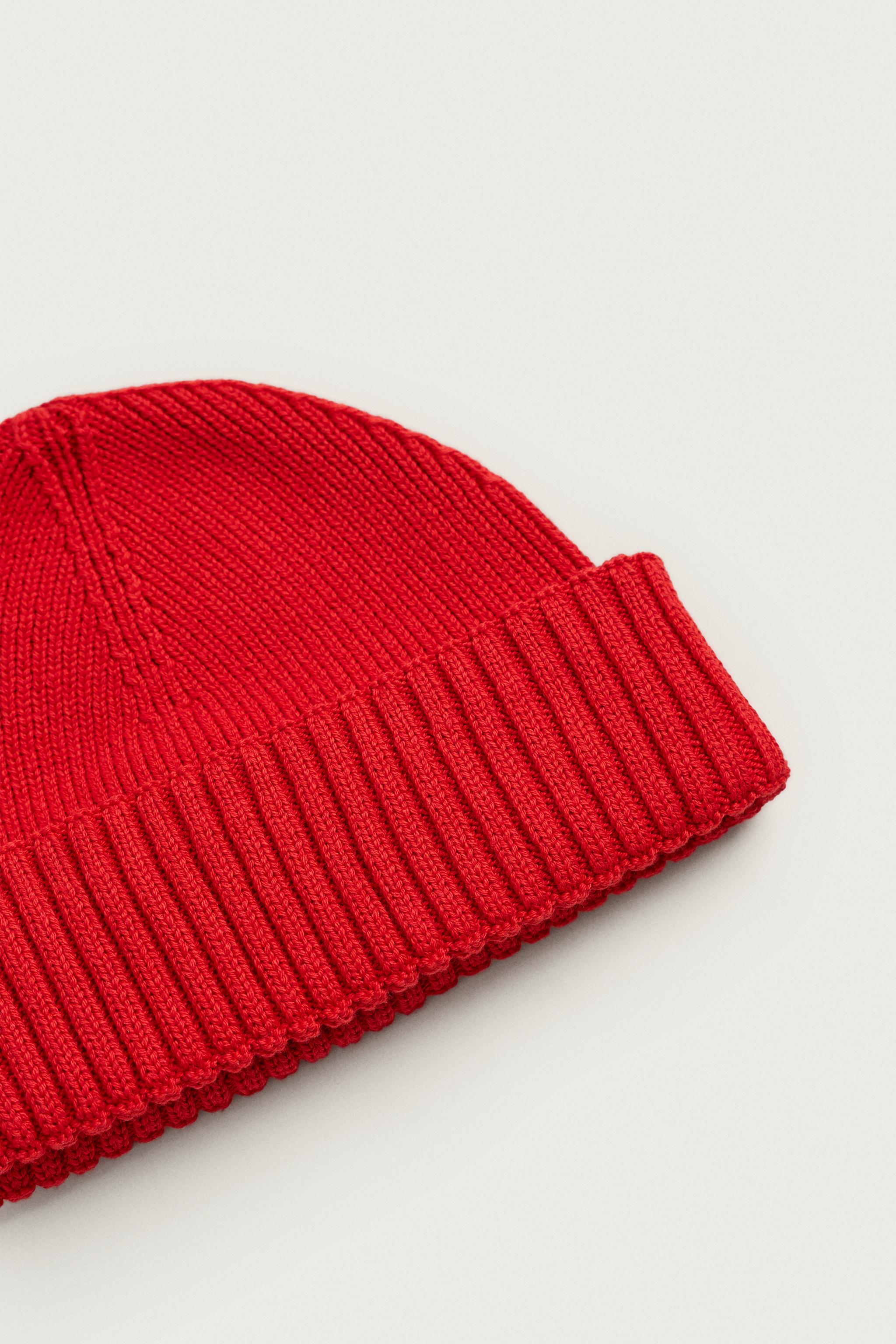 COTTON BLEND SHORT KNIT BEANIE — Red