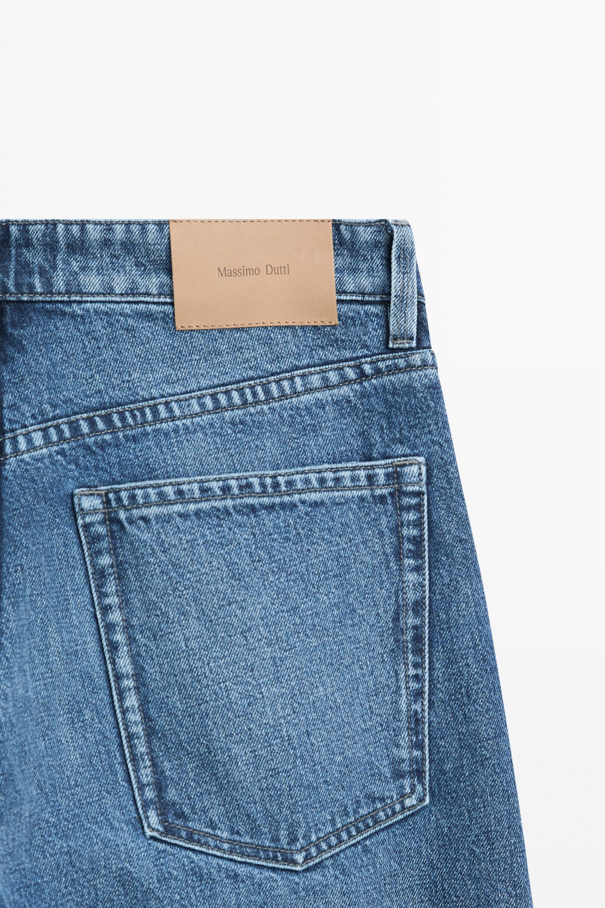 Relaxed fit jeans