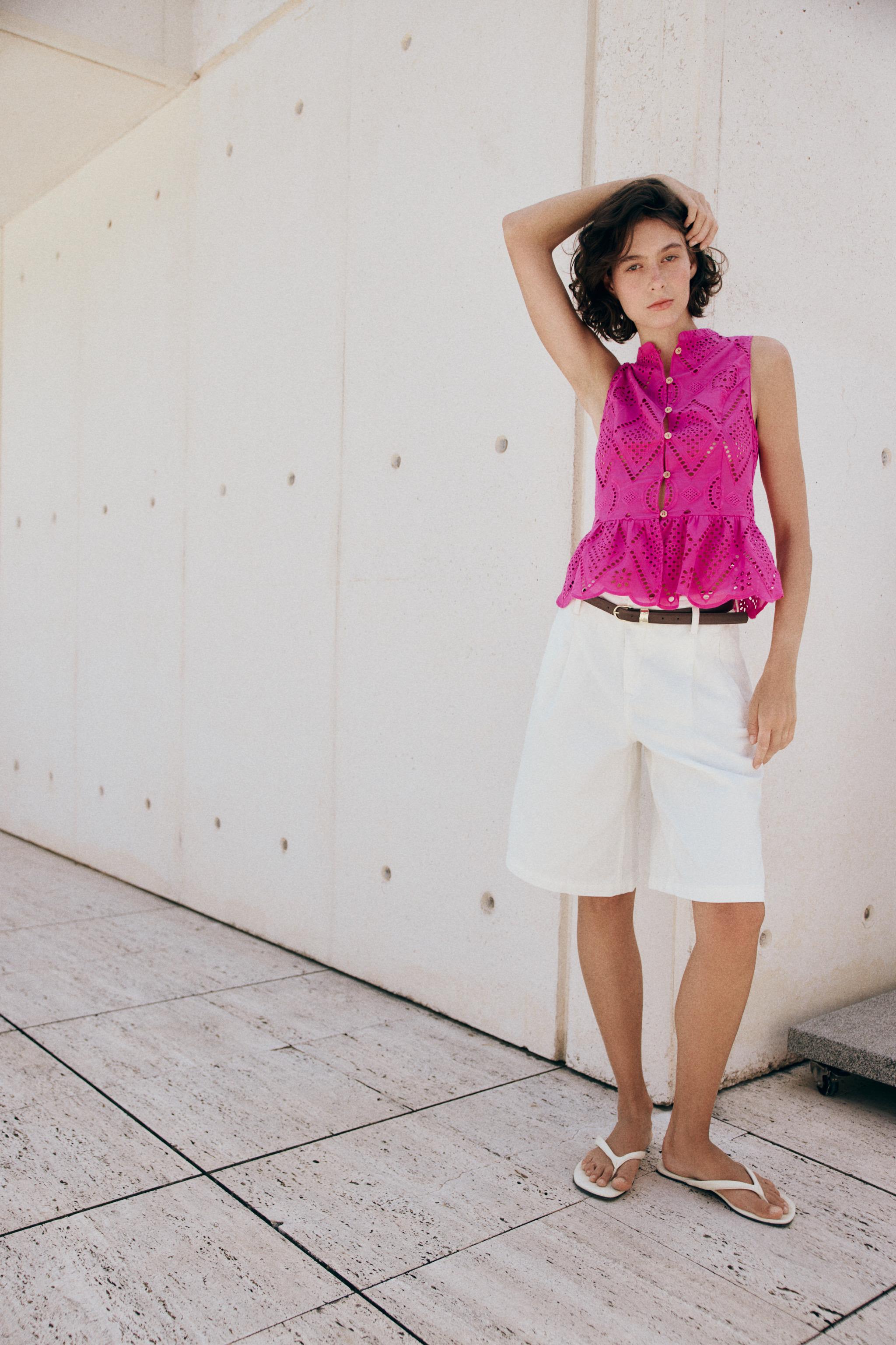 Женские рубашки Zara EMBROIDERED EYELET PEPLUM TOP — фото 3