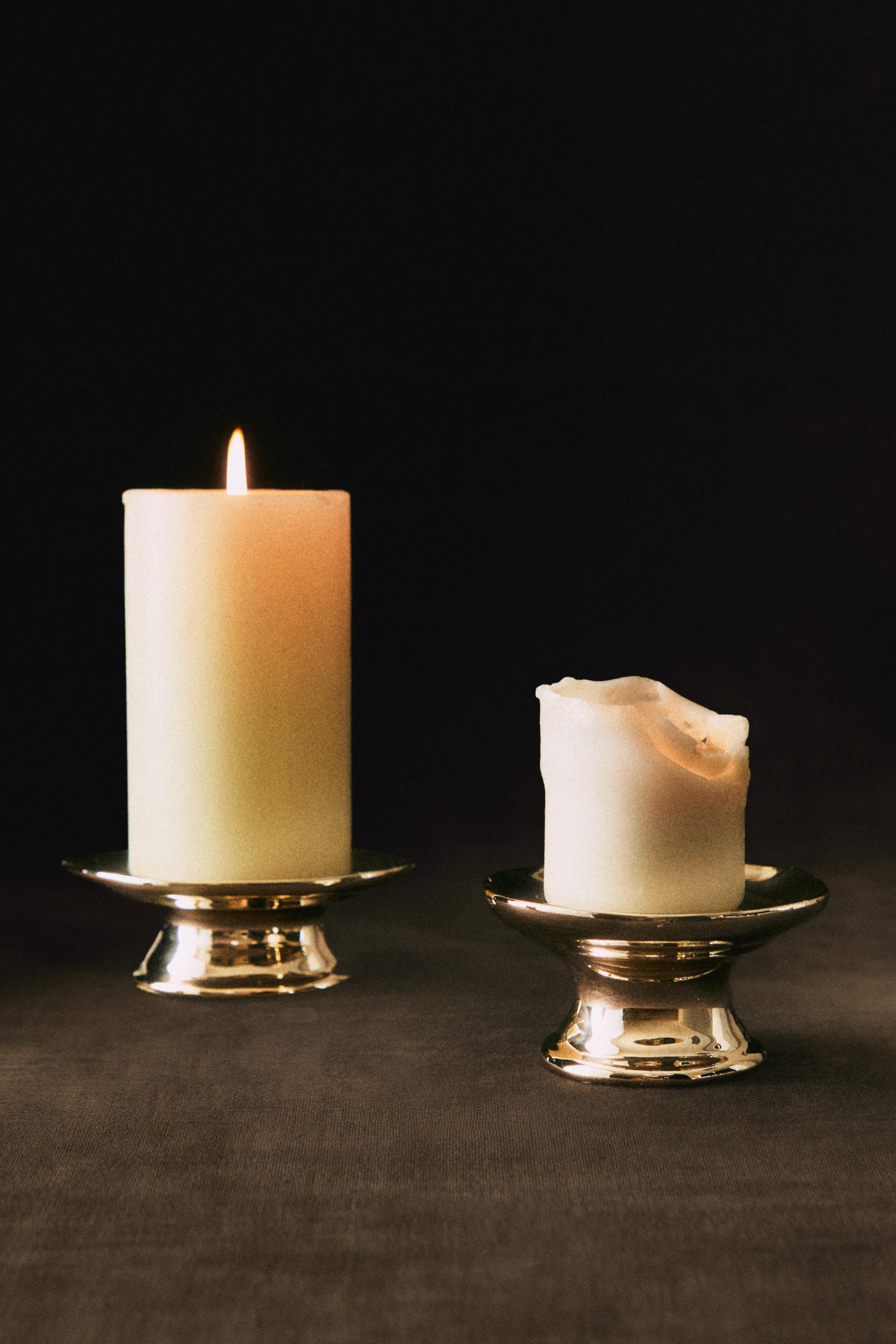 CHRISTMAS PORCELAIN CANDLE HOLDER