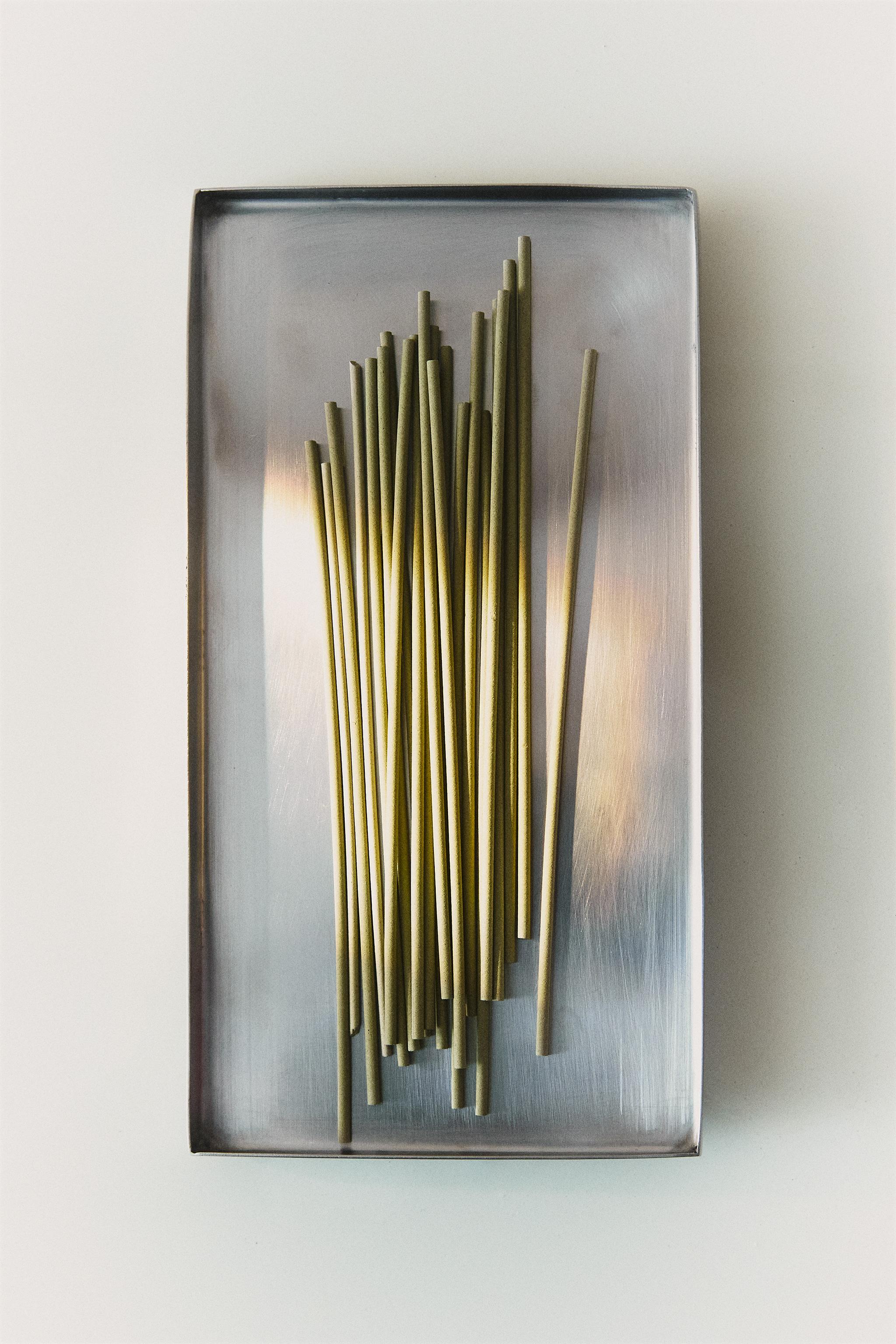 BERGAMOT & SANDALWOOD SCENTED INCENSE STICKS (PACK OF 20)