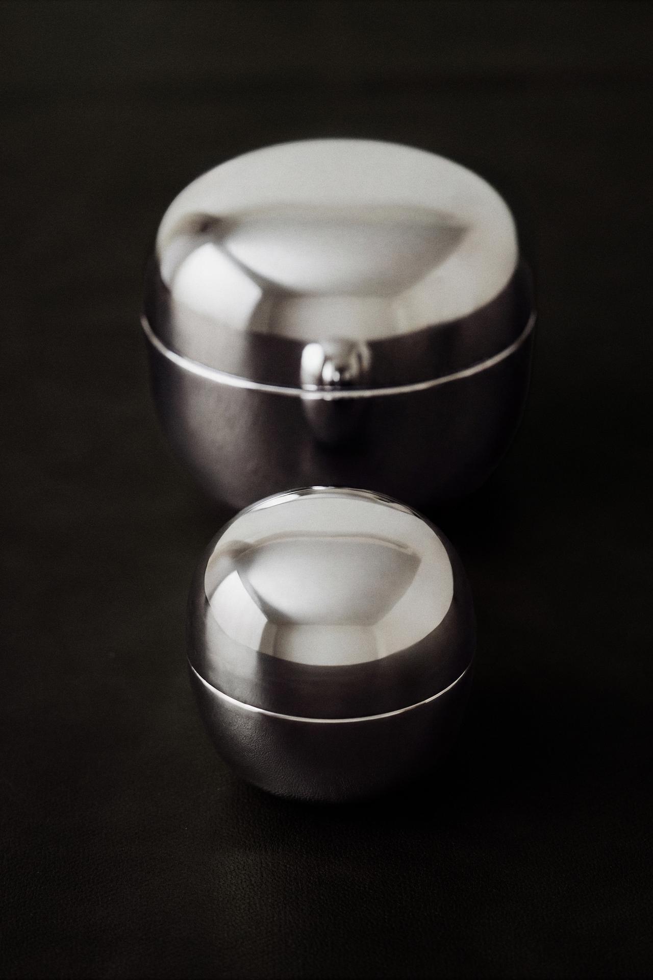 LARGE ROUND STAINLESS STEEL BOX — Silver