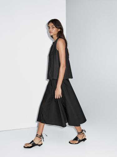 Falda midi detalle cinturilla - Negro de Zara