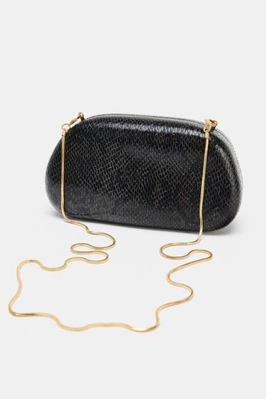 Zara RELJEFNA CLUTCH TORBICA – Crna
