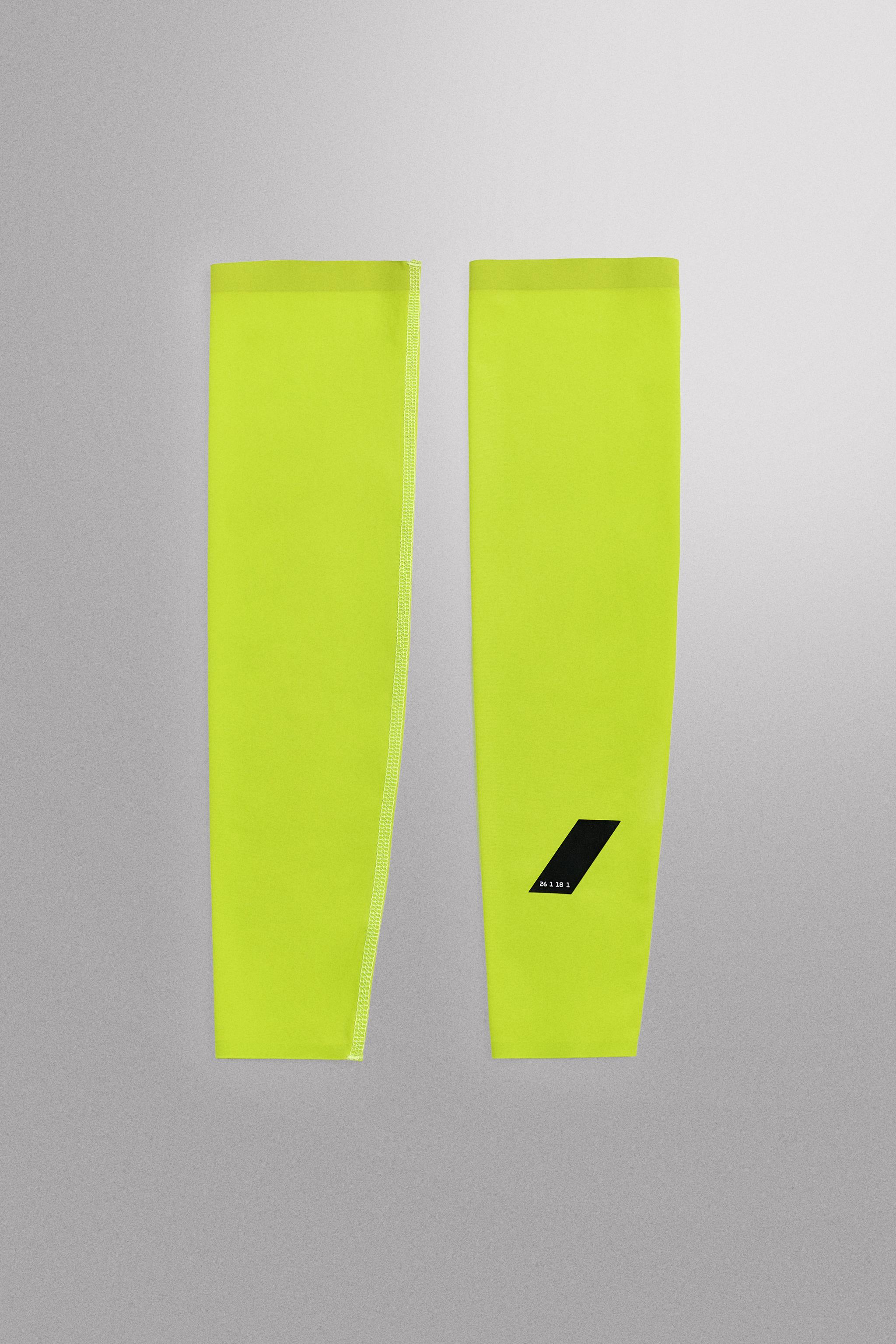 新品　ヘンネ　HAENGNAE LOGO ARM SLEEVE 新品 ヘンネ HAENGNAE LOGO ARM SLEEVE - メルカリ