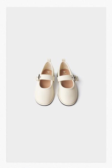 BUCKLE BALLET FLATS - White by Zara
