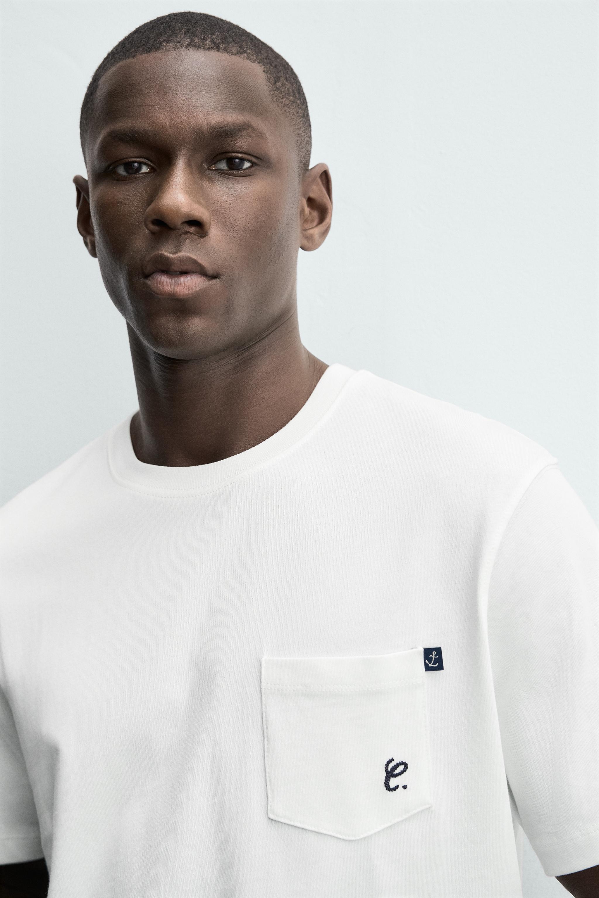 CAPRI TEXT BOXY FIT T-SHIRT
