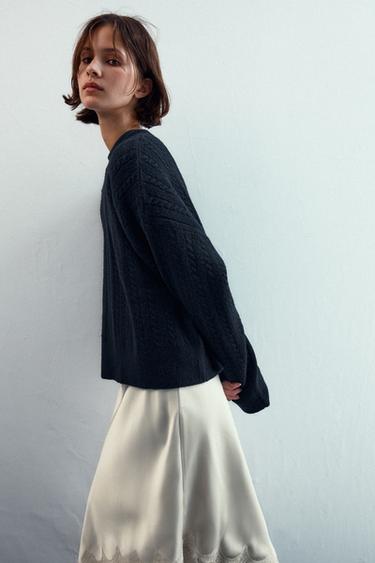 PULL EN MAILLE À TORSADES - Bleu marine de Zara - Image 2