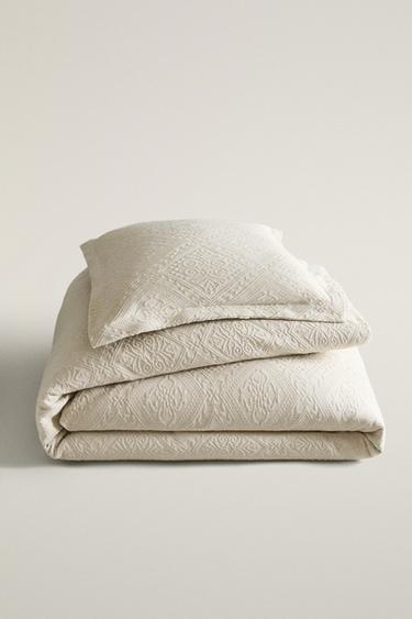 COTTON BEDSPREAD WITH GEOMETRIC DESIGN - Beige by Zara