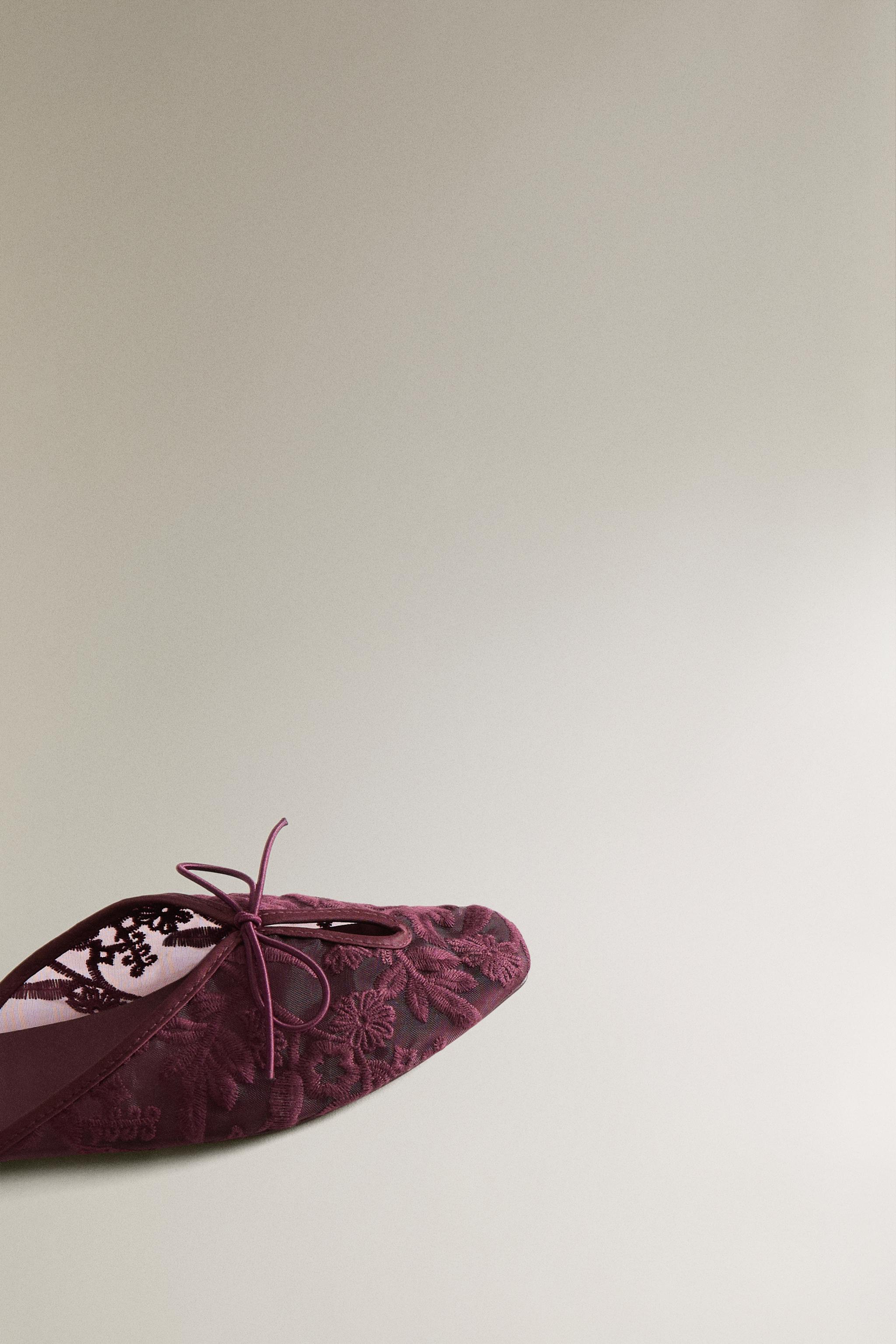 EMBROIDERED FLORAL MULE SLIPPERS