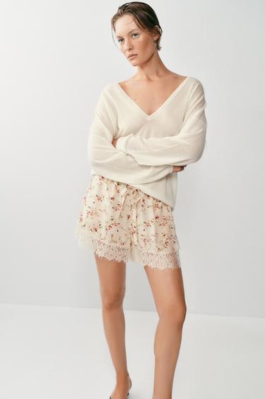 SHORT À IMPRIMÉ FLEURI ET DENTELLE - Imprimée de Zara - Image 3