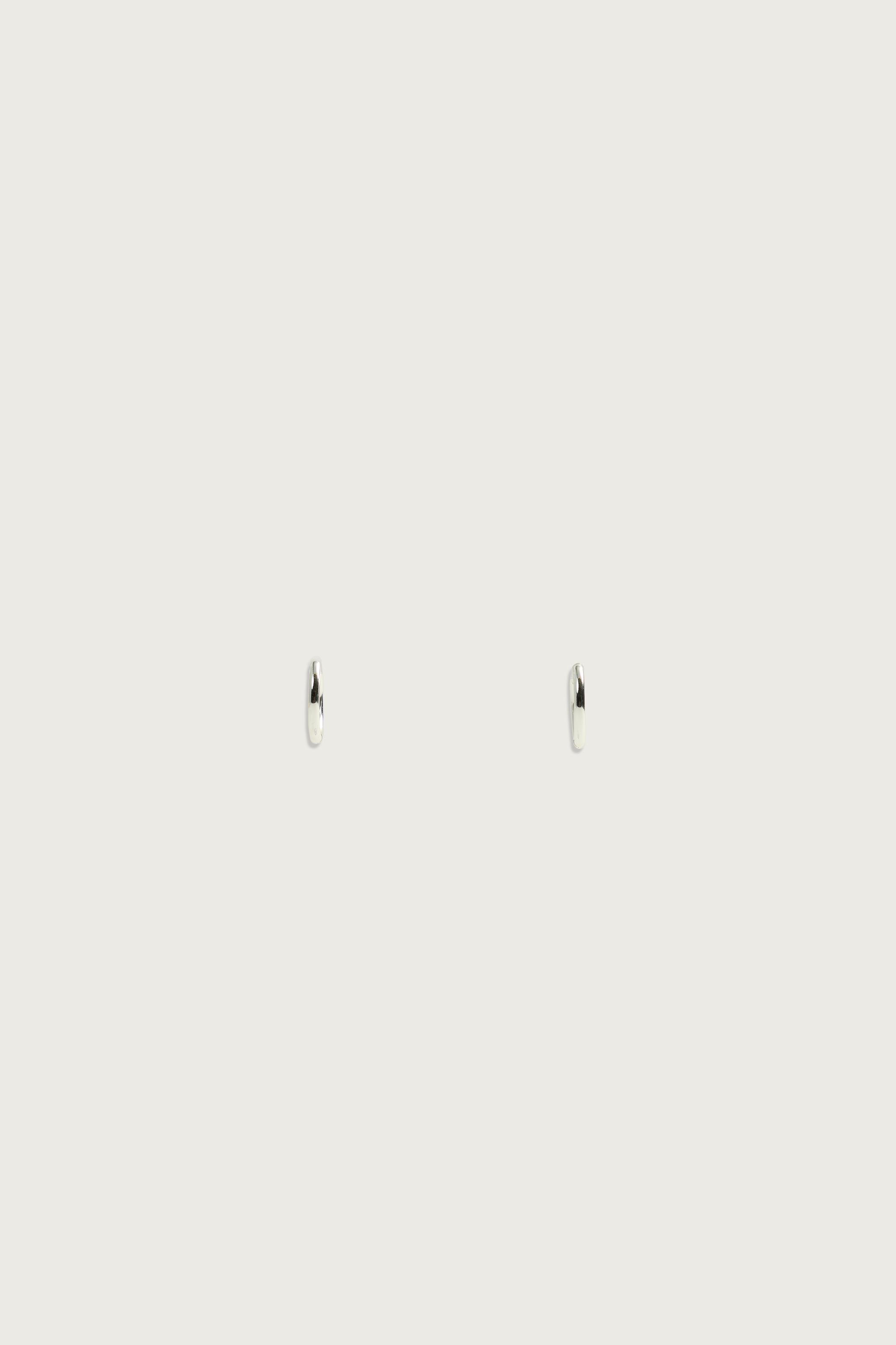 STAINLESS STEEL HOOP EARRINGS — Silver