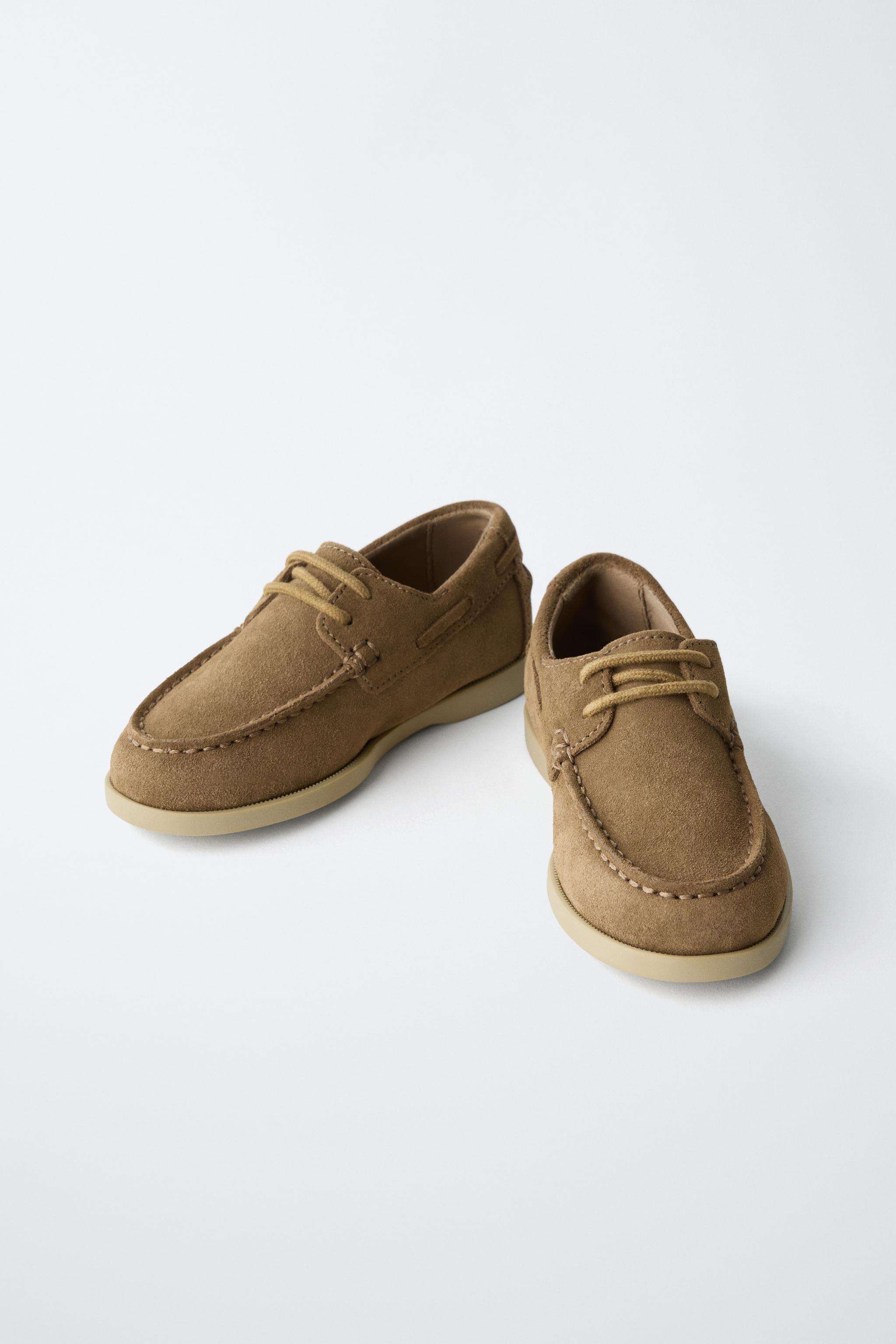 LEATHER LACE-UP BOAT SHOES