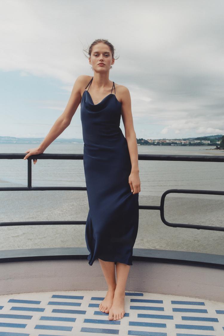 Vestido camisero con detalle dorado