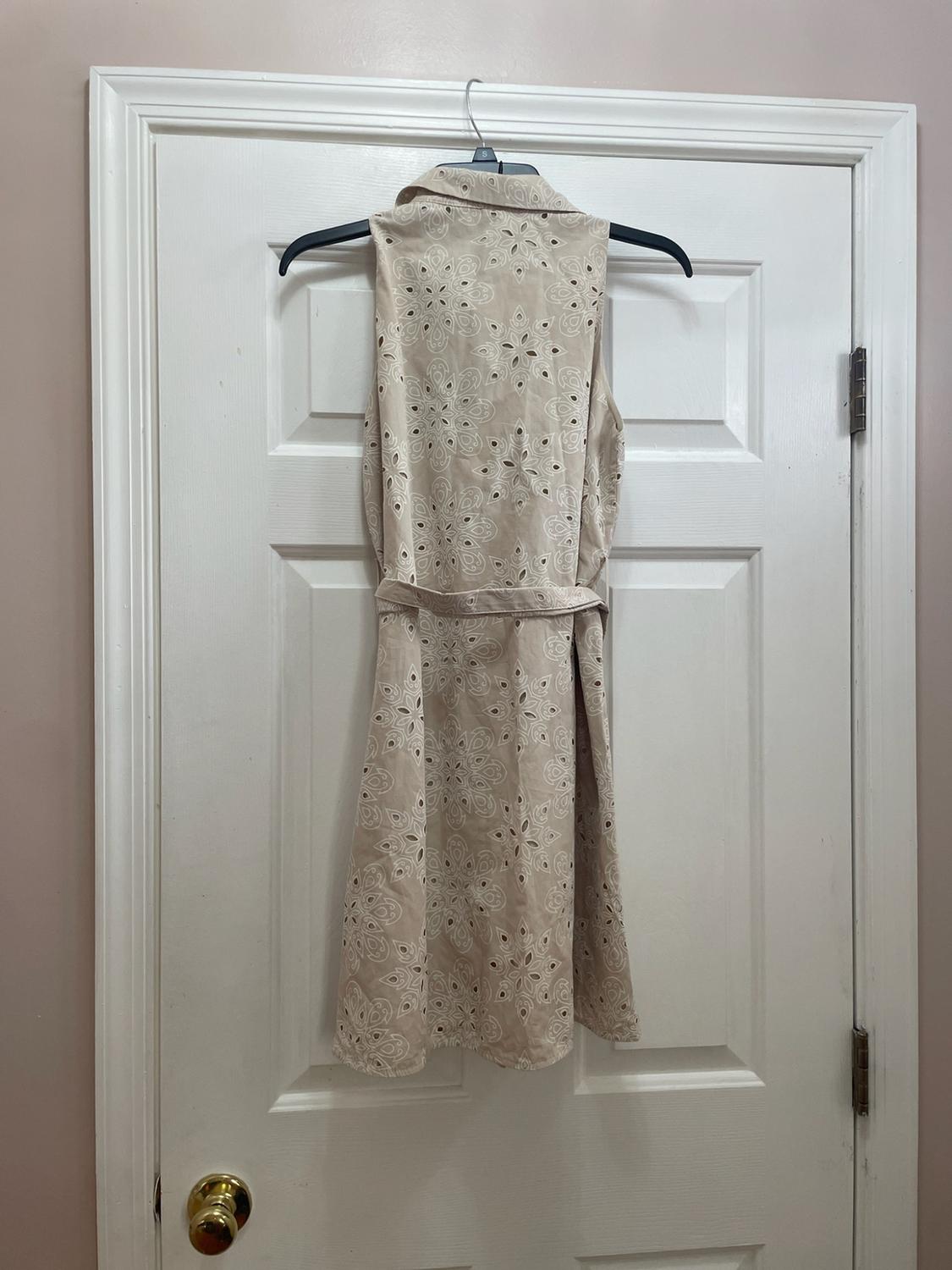 EMBROIDERED EYELET SMOCKED DRESS - Image 2