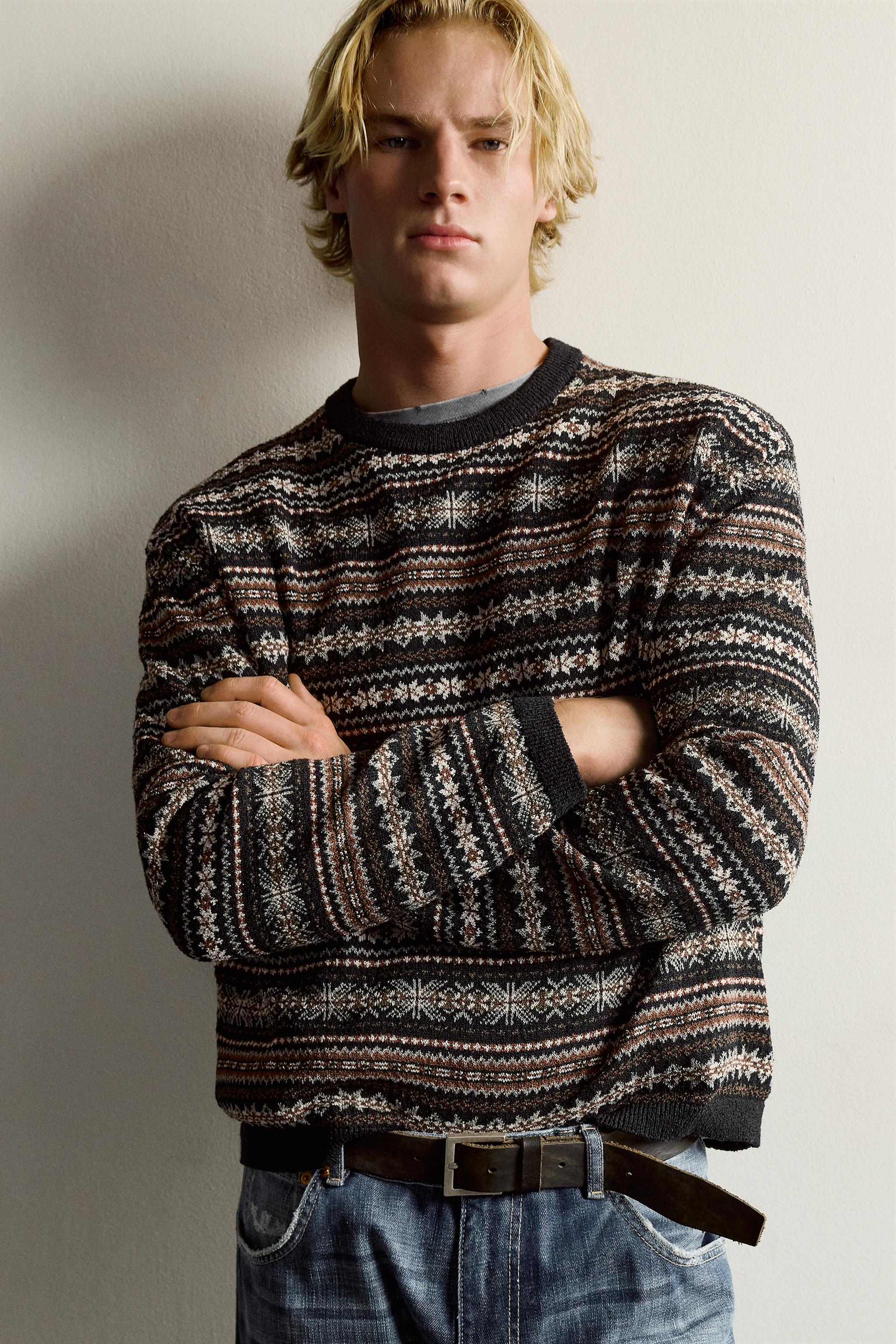 GEOMETRIC JACQUARD SWEATER