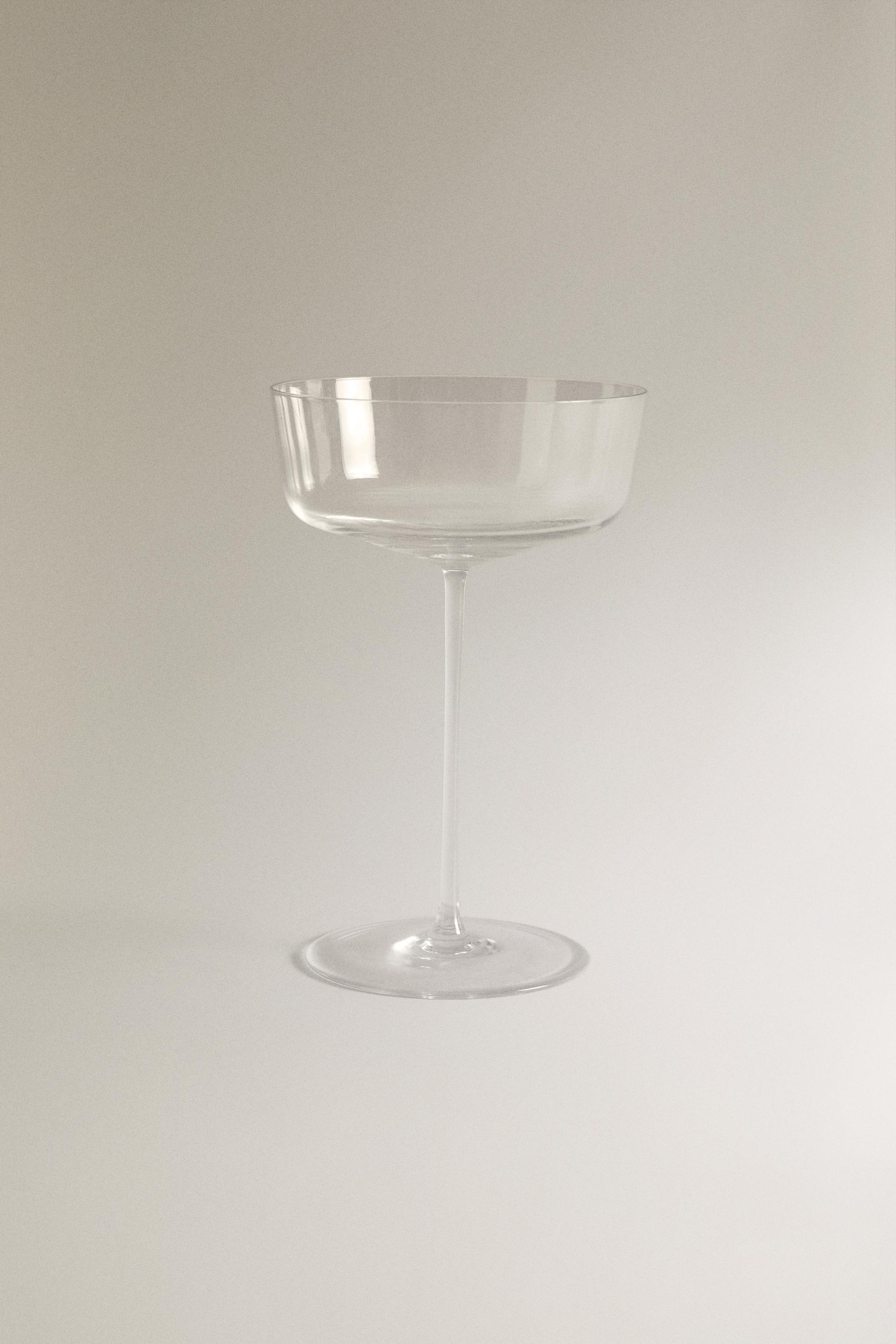 LOW CRYSTALLINE GLASS — Transparent