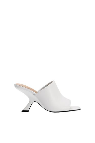 HEELED LEATHER SLIDES