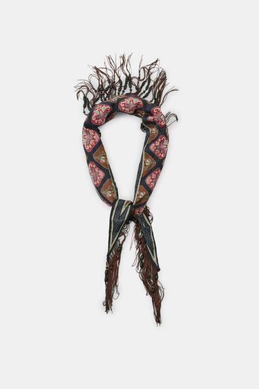 BEDRUKTE BANDANA MET FRANJES EN KRALEN - Bruin van Zara