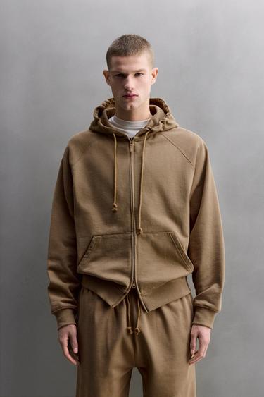 ТОЛСТОВКА НА МОЛНИИ С КАПЮШОНОМ ДЛЯ ТРЕНИРОВОК — РЫЖЕВАТО-КОРИЧНЕВЫЙ от Zara